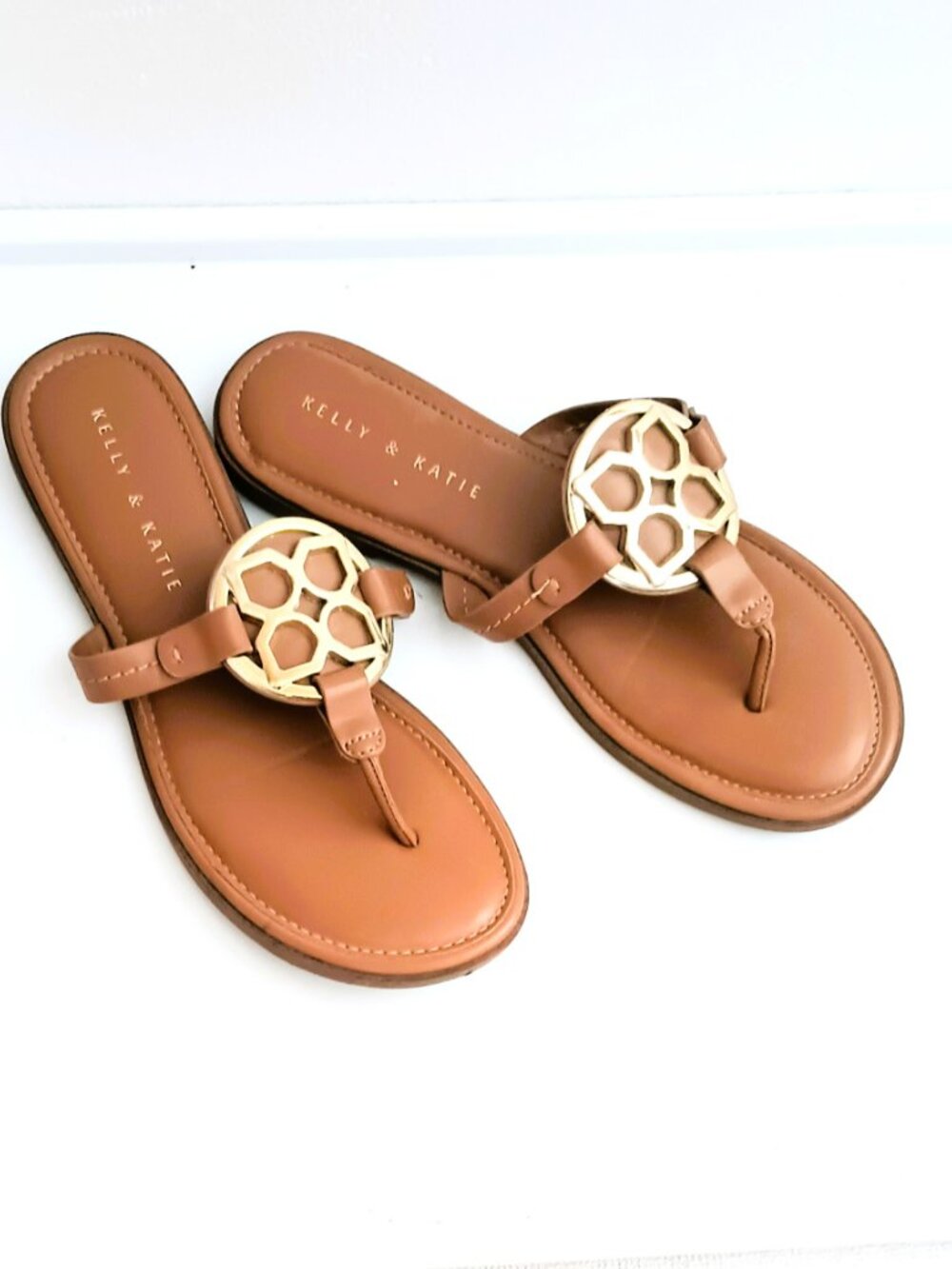 Kelly & Katie Cognac Thong Sandals 8 with Gold Accent